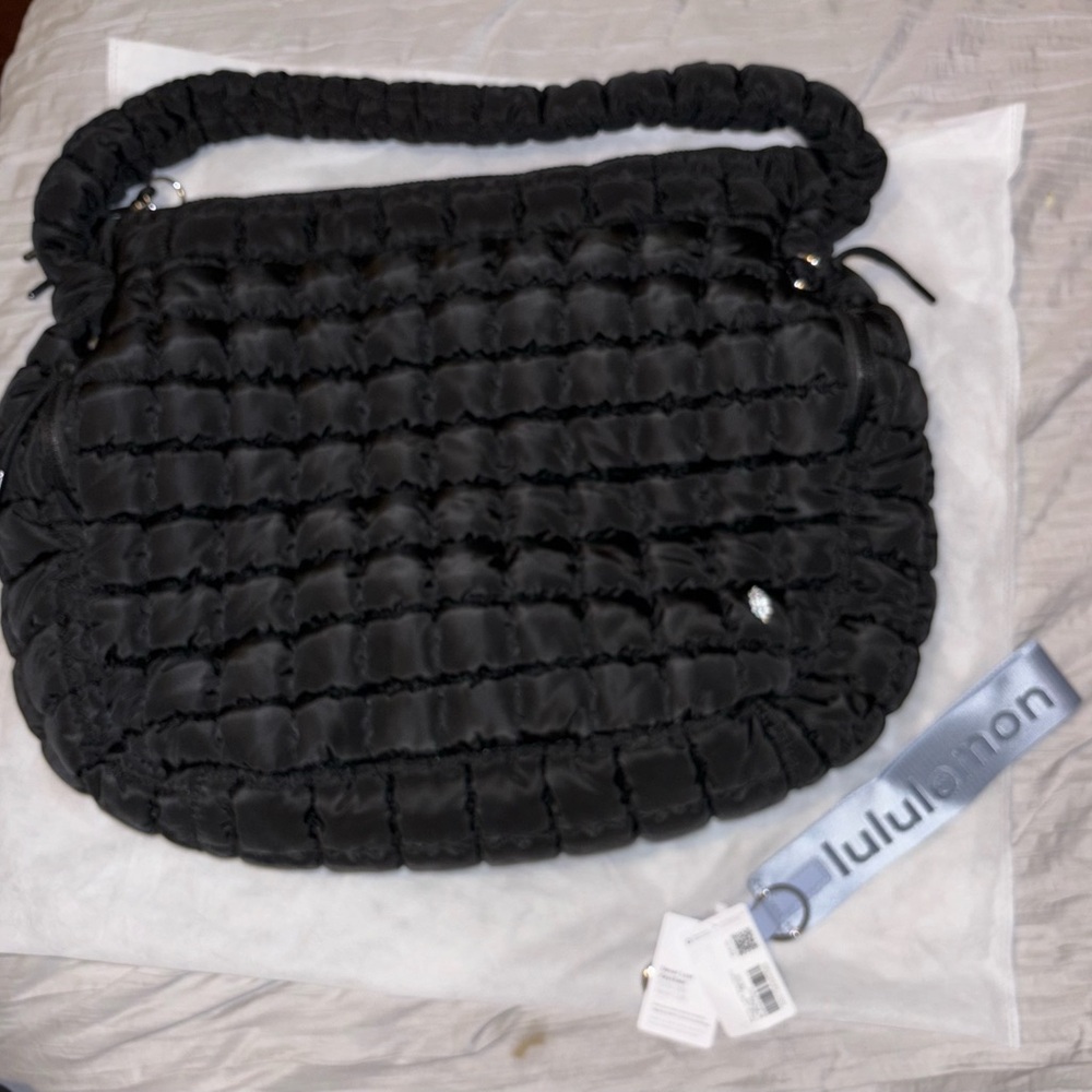 Free People Movement Quilted Carry All Bag, Black, EUC w/ never lost keychain.